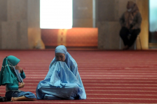 Meningkatkan Ibadah Sembari Menunggu Waktu Berbuka di Masjid Istiqlal