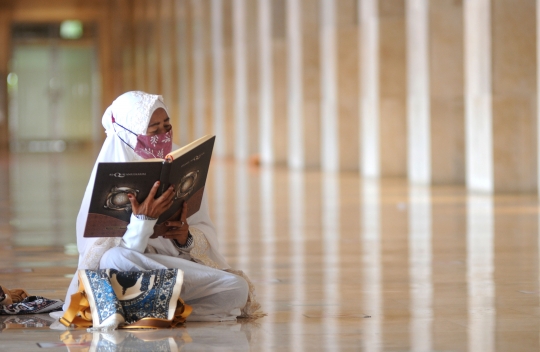 Meningkatkan Ibadah Sembari Menunggu Waktu Berbuka di Masjid Istiqlal