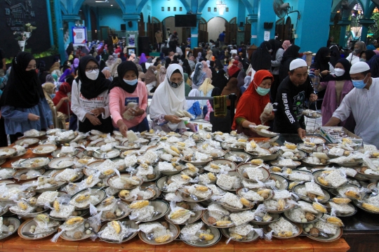 Tradisi Masjid Jogokariyan Siapkan 3.000 Porsi Makanan Buka Puasa