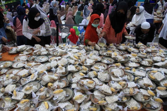 Tradisi Masjid Jogokariyan Siapkan 3.000 Porsi Makanan Buka Puasa