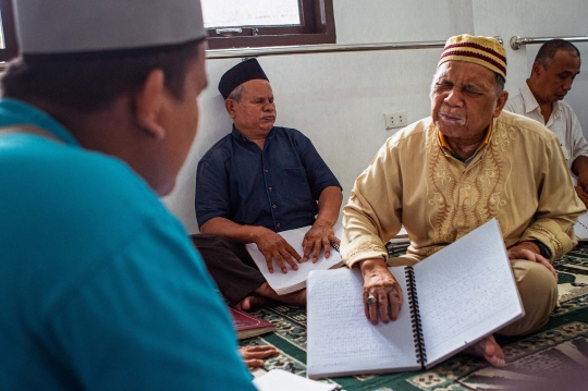 Semangat Penyandang Tunanetra Tadarus dengan Alquran Braille