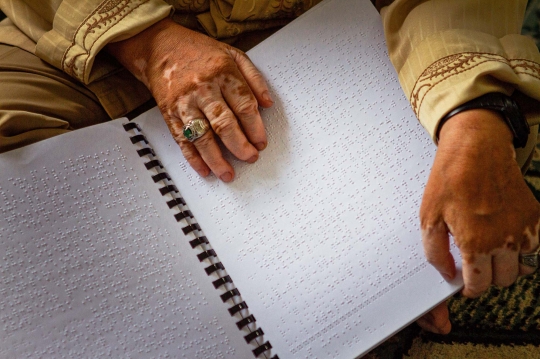 Semangat Penyandang Tunanetra Tadarus dengan Alquran Braille