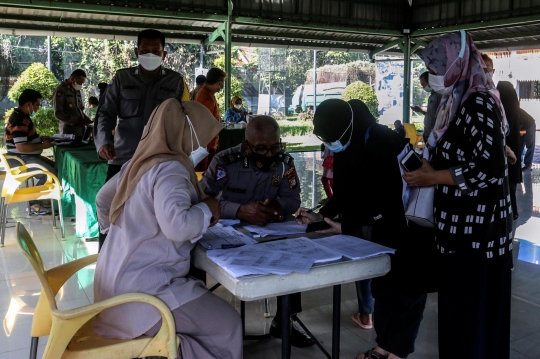 Antusias Warga Depok Ikuti Booster untuk Mudik