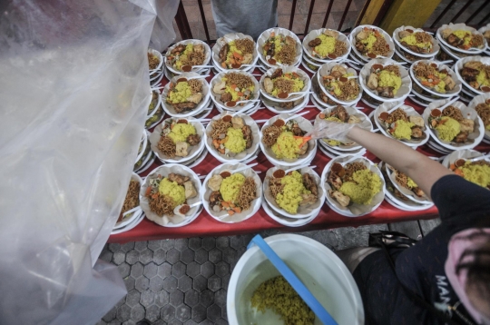 Indahnya Toleransi Berbagi Buka Puasa di Wihara Dharma Bhakti