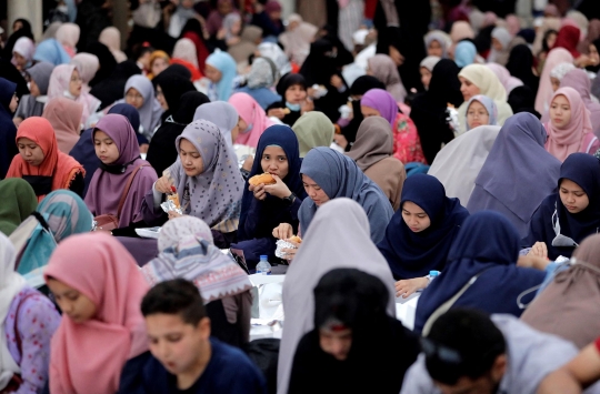 Semarak Buka Puasa Bersama di Masjid Al Azhar Kairo