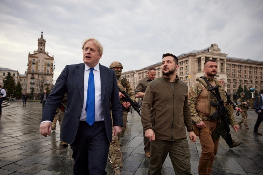 Presiden Ukraina Ajak Jalan-Jalan PM Inggris Keliling Kota Kyiv