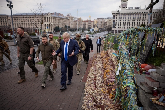 Presiden Ukraina Ajak Jalan-Jalan PM Inggris Keliling Kota Kyiv