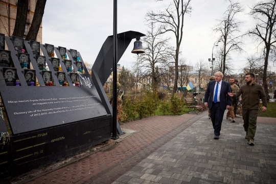 Presiden Ukraina Ajak Jalan-Jalan PM Inggris Keliling Kota Kyiv