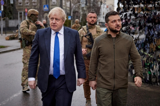 Presiden Ukraina Ajak Jalan-Jalan PM Inggris Keliling Kota Kyiv