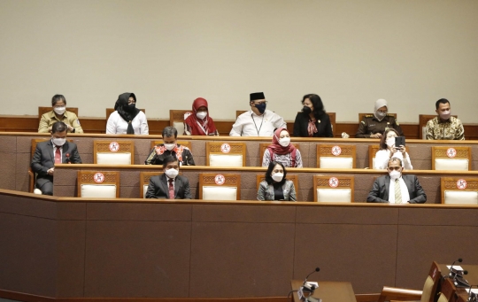 Aktivis Perempuan Bersorak Gembira Usai DPR Sahkan UU TPKS