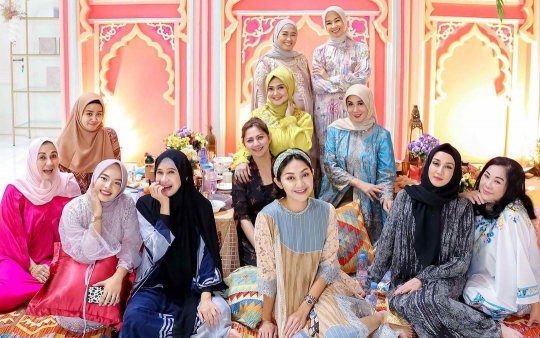 Potret Bella Saphira Berhijab di Acara Bukber, Netizen 'Masyaallah Cantik Banget'