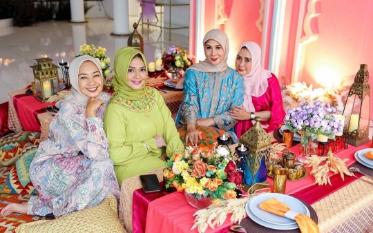 Potret Bella Saphira Berhijab di Acara Bukber, Netizen 'Masyaallah Cantik Banget'