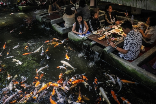 Sensasi Unik Makan di Restoran Bertema Ikan