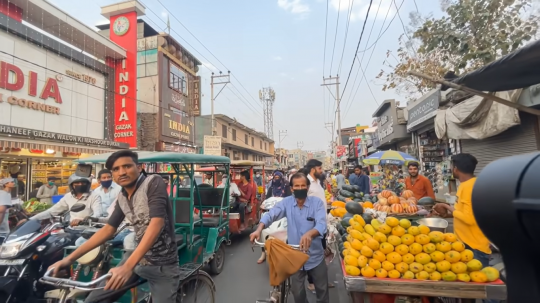 Momen WNI Ngabuburit di India, Gorengan Dijual Kiloan dan Klakson Jadi Sorotan