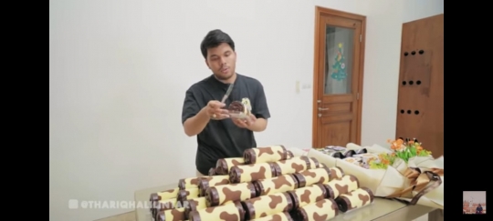 Thariq Halilintar Siapkan Kue Cokelat Banyak Banget Buat Fuji, Bikin Happy