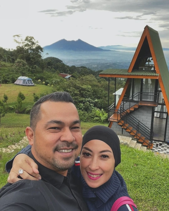 Hamil Anak Keempat di Usia 45 Tahun, Ini 6 Potret Annisa Trihapsari Mencuri Perhatian