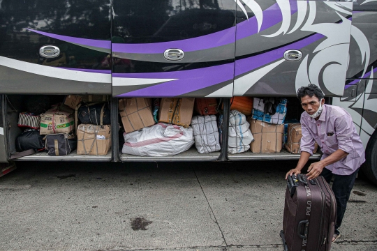 Warga Mudik Lebih Awal dari Terminal Lebak Bulus