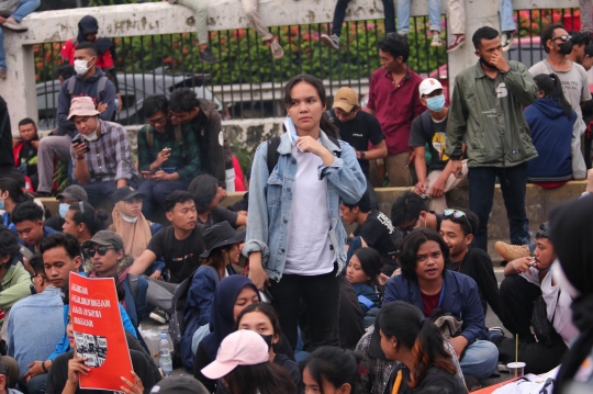 Ekspresi Para Kartini Dalam Aksi Demo 21 April di Depan DPR