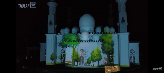 9 Potret Masjid Erick Thohir, Mewah Banget dan Setiap Weekend Ada Video Mapping