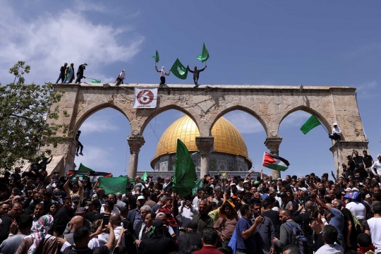 Tetap Padati Masjid Al Aqsa, Muslim Palestina Tak Gentar Meski Diserang Israel