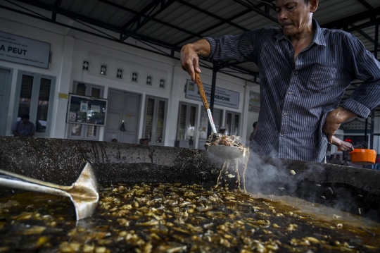 Tradisi Lelaki Aceh Memasak Kuah Beulangong untuk Buka Puasa Bersama