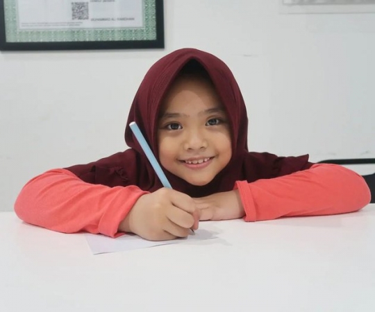 5 Potret Cantik Maryam Putri Oki Setiana Dewi, Sudah Hafal Al-Quran di Usia 8 Tahun