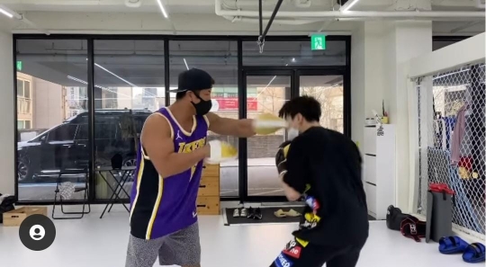 Keren Banget, Intip Momen Jungkook BTS Latihan Tinju