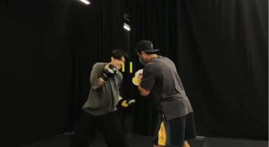 Keren Banget, Intip Momen Jungkook BTS Latihan Tinju