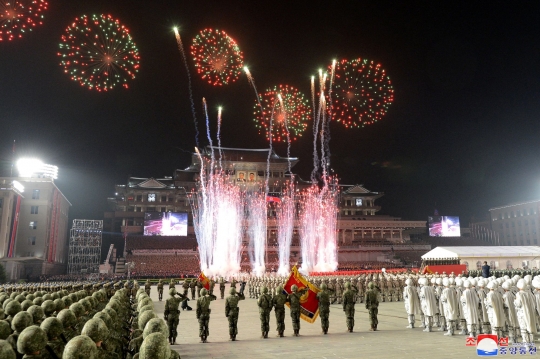 Kemeriahan Parade Militer Malam Hari di Korea Utara