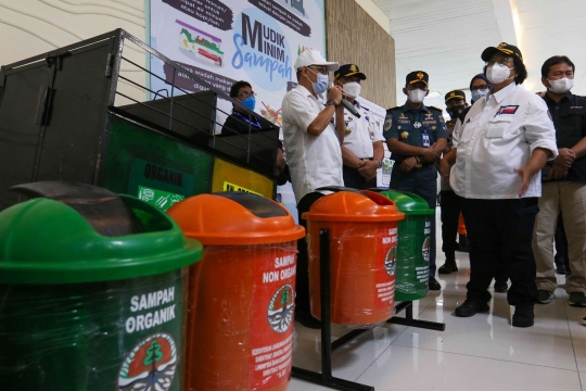 Menteri LHK Tinjau Pengelolaan Sampah Pelabuhan Tanjung Priok Jelang Mudik