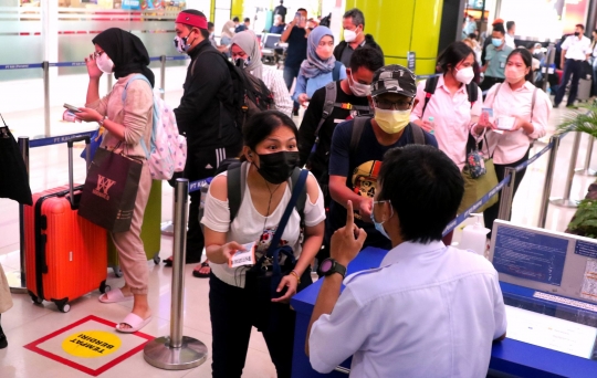 Pemudik Mulai Padati Stasiun Gambir