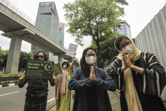 Aksi Aktivis Demo Tolak Batu Bara di Kantor PT Andaro Energy Indonesia