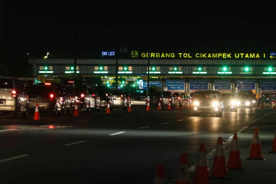 Kurangi Kepadatan, Contra Flow Diberlakukan di Ruas Tol Jakarta-Cikampek