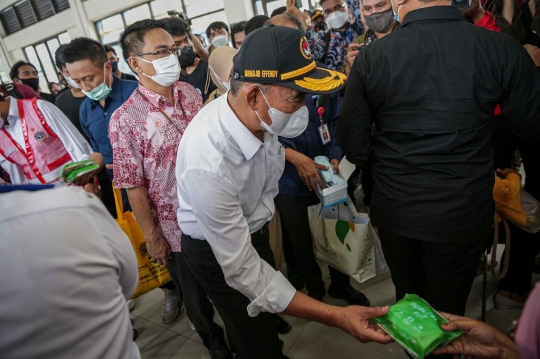 Menko PMK dan Menteri Perhubungan Lepas Mudik Gratis di Terminal Jatijajar