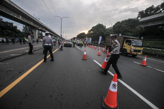 Sistem One Way di Tol Jakarta-Cikampek Mulai Diberlakukan