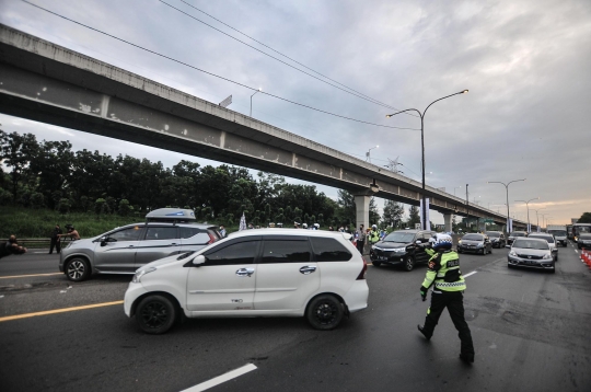 Sistem One Way di Tol Jakarta-Cikampek Mulai Diberlakukan