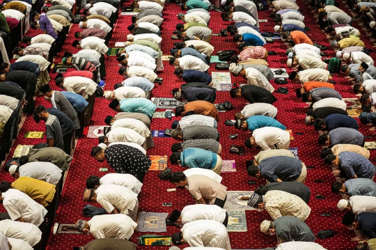 Salat Jumat Terakhir Ramadan di Masjid Istiqlal