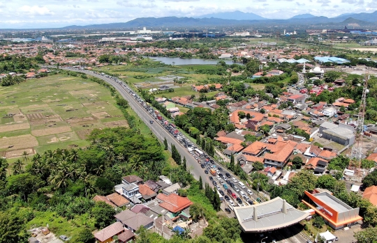 Kemacetan Pemudik Arah Pelabuhan Merak Capai 7 Km