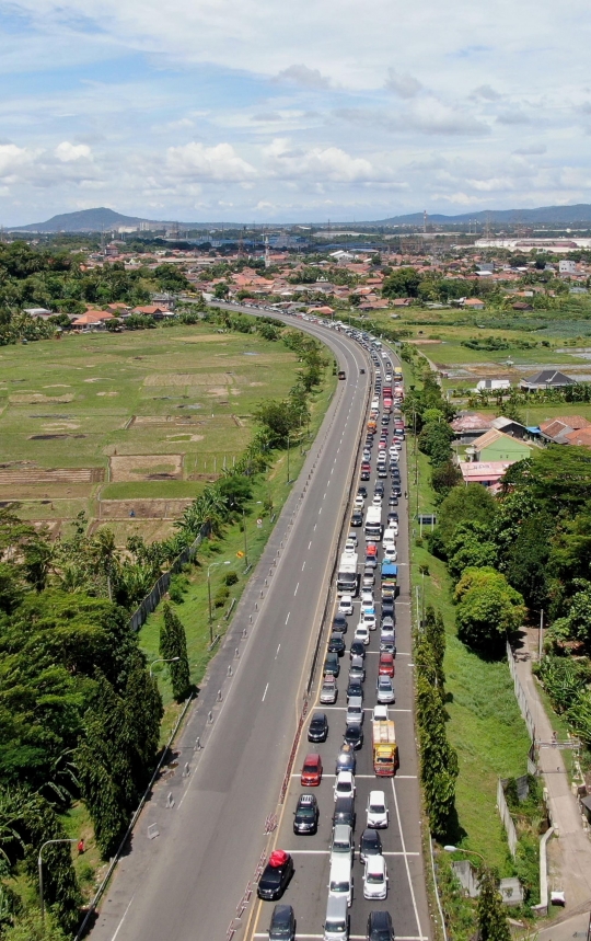 Kemacetan Pemudik Arah Pelabuhan Merak Capai 7 Km