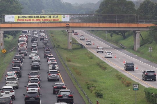 Polisi Terapkan Skema Contraflow di Tol Trans Jawa