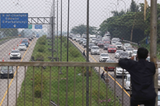 Polisi Terapkan Skema Contraflow di Tol Trans Jawa