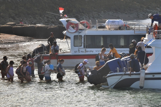 Libur Lebaran, Wisatawan Antre Menuju Kawasan Nusa Penida