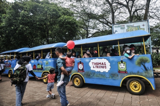 Mengisi Libur Lebaran di Taman Margasatwa Ragunan