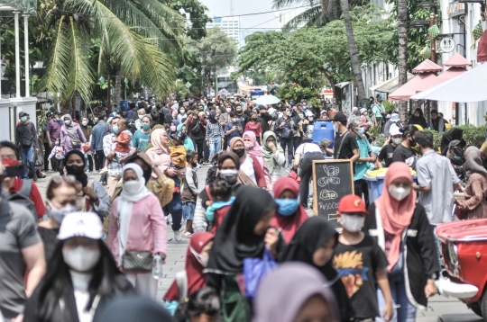 Ribuan Wisatawan Padati Kawasan Kota Tua