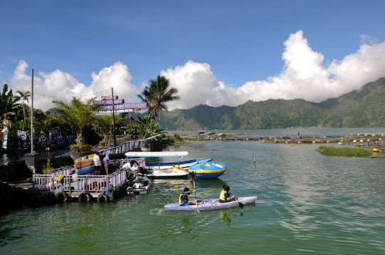 Menikmati Wisata Air Panas di Pinggir Danau Batur