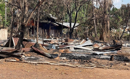 Serangan Militer Myanmar Paksa Warga Tinggal di Dalam Gua
