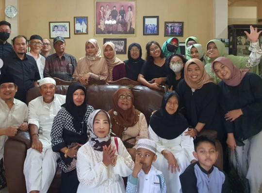 Potret Para Pensiunan Jenderal Polri Rayakan Idul Fitri 1443 H Bersama Keluarga
