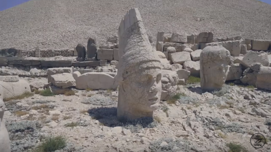Potret Gunung Nemrut, Jejak Reruntuhan Berhala yang Dihancurkan Nabi Ibrahim AS