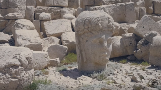 Potret Gunung Nemrut, Jejak Reruntuhan Berhala yang Dihancurkan Nabi Ibrahim AS