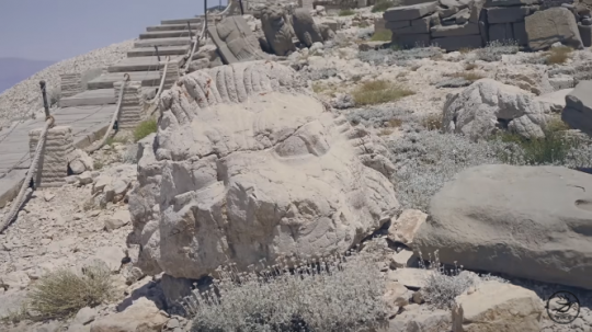 Potret Gunung Nemrut, Jejak Reruntuhan Berhala yang Dihancurkan Nabi Ibrahim AS